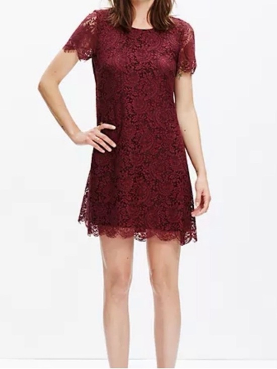 Madewell Dresses & Skirts - Madewell Burgundy Short Sleeve Floral Lace Shift Dress